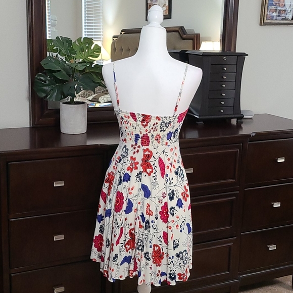 Old Navy midi floral dress - Picture 3 of 11